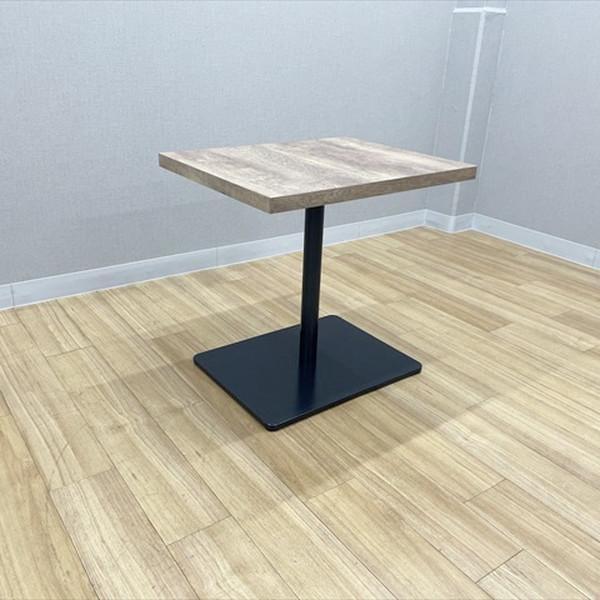 ■取り扱い番号TM-880097B■仕様メーカー : オカムラ製品名 : ミーティングテーブル 完成品 アルトピアッツァ カフェテーブル MB521G MW72色素材 : ソーンオーク外寸 : 幅750mm 奥行き600mm 高さ720mm...