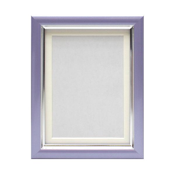 ■外寸：130 x 169mm■内寸：109 x 147mm■重量：180g■パッケージ：かぶせ箱（白箱）■対応サイズ：L判■柄：無地■本体：樹脂製■面材：ガラス縦横兼用スタンド付縦横 兼用・置きのみマット1枚付 [L判窓寸] 83 x 1...