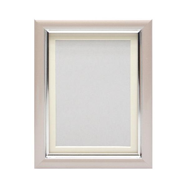 ■外寸：130 x 169mm■内寸：109 x 147mm■重量：180g■パッケージ：かぶせ箱（白箱）■対応サイズ：L判■柄：無地■本体：樹脂製■面材：ガラス縦横兼用スタンド付縦横 兼用・置きのみマット1枚付 [L判窓寸] 83 x 1...