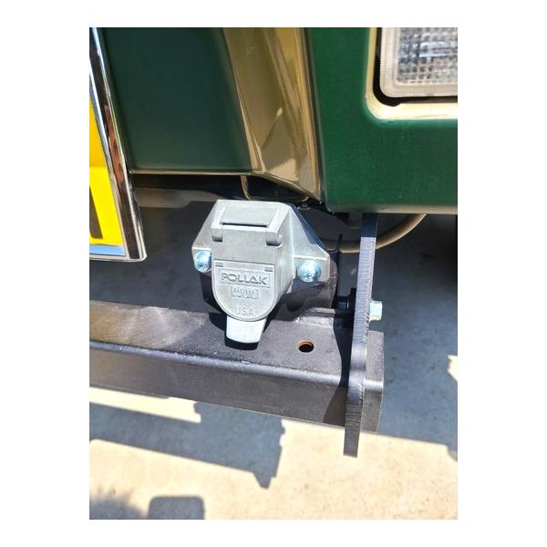 ダイハツハイゼット弊社ヒッチメンバー専用電源カプラ取り付け
