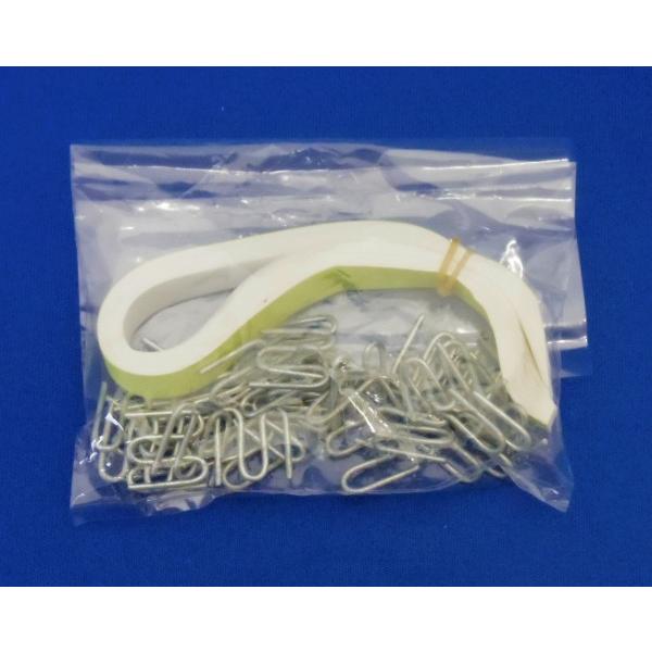 水ヨーヨーを釣る為の釣り針と釣り紙（こより）のセットです。釣り紙が１００枚、釣り針が３０本のセットになっています。釣り針は再利用してお使いください。お祭り、縁日、子ども会や町内会、文化祭などのイベントやバザーお店の販促にもにどうぞ。