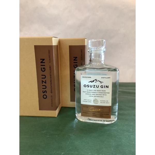 尾鈴山蒸留所　宮崎県児湯郡木城町OSUZU GIN Cacao (カカオ)　蔵元の説明より要約〜鎌倉でチョコレートを作っている MAISON CACAO (メゾンカカオ) と出会い、麦焼酎とカカオの相性の良さから、カカオを主要ボタニカルに新...
