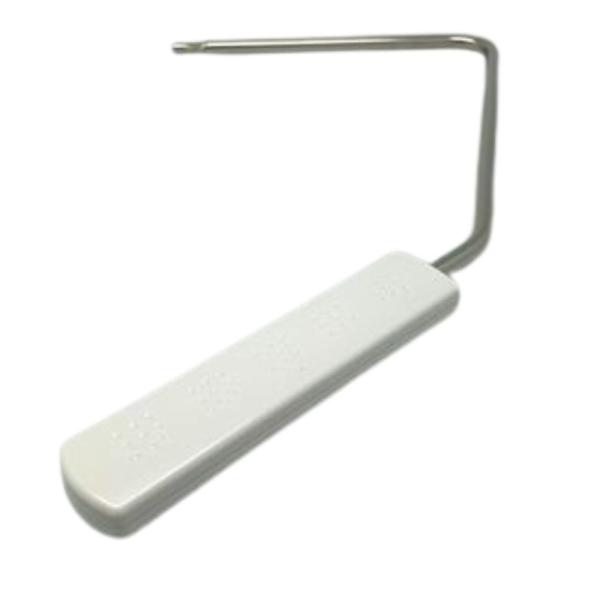 職業用ミシン　エクシムプロの膝上げレバーです。布押さえの操作がひざでできるので、ぬい始め、ぬい終わりの作業が両手でできます。メーカー：ベビーロック対応機種：EP9300  EP9400  EP9400LS  　　　　　EP9500  EP9...