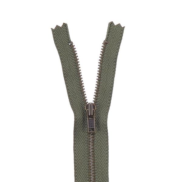 ●金属ファスナー●素材：エレメント…丹銅　テープ…ポリエステル●サイズ：No.3　長さ30cm●エレメント（務歯）：アンティークゴールド【商品の詳細】エレメントが金属でできている止めファスナーです。ポケットやポーチ等、小物の製作にご利用くだ...