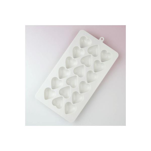 パソコンの方はこのまま下にスクロールすると商品の詳細が確認できます。スマートフォンの方は、↓『商品情報をもっと見る』を押して詳細やサイズの確認ができます。