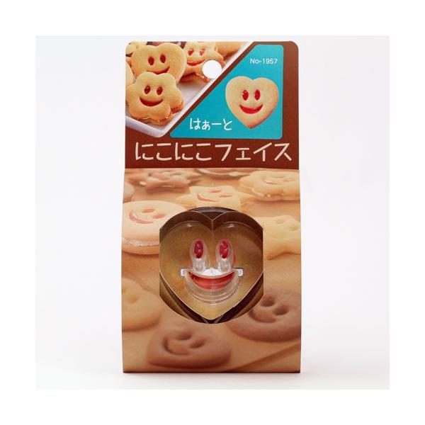 パソコンの方はこのまま下にスクロールすると商品の詳細が確認できます。スマートフォンの方は、↓『商品情報をもっと見る』を押して詳細やサイズの確認ができます。