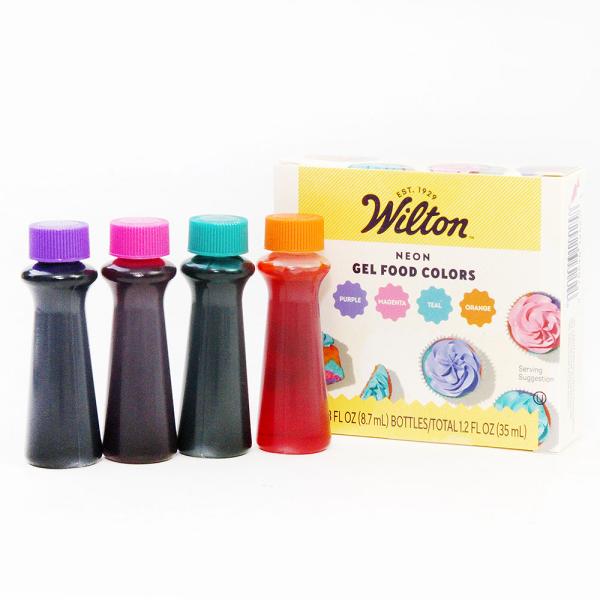 パソコンの方はこのまま下にスクロールすると商品の詳細が確認できます。スマートフォンの方は、↓『商品情報をもっと見る』を押して詳細やサイズの確認ができます。