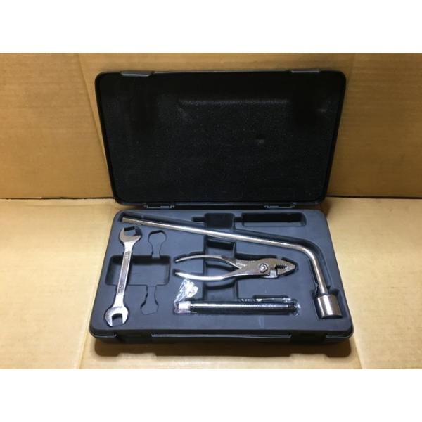 状態は別の欄に記載あり***商品情報***商品名：工具 セット 未テストメーカーNo：パーツNo：箱ボルトまわし(21mm)スパナ(12mm、14mm)プライヤーペンライト(電池なし)22013101aS