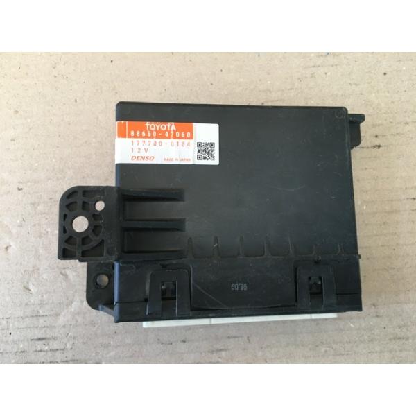 エアコン アンプ コンピューター プリウス ZVW30 トヨタ 純正