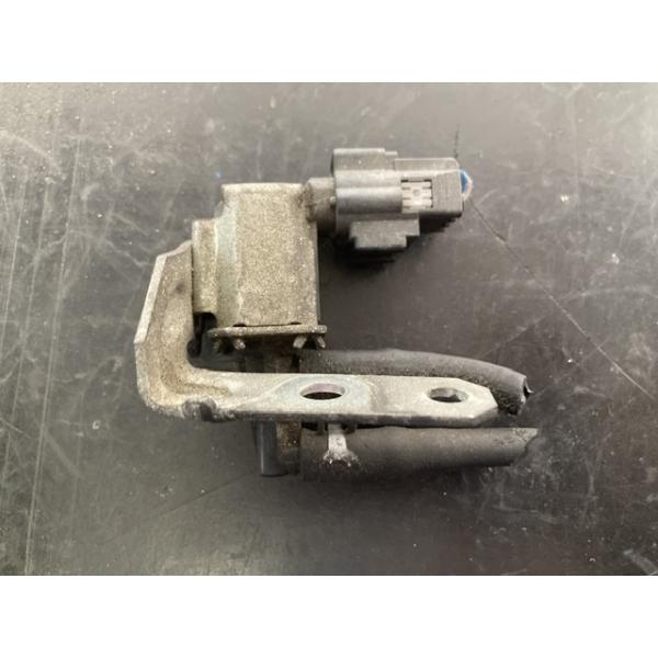 バキューム スイッチング バルブ ジムニー JB23W スズキ K6A 18117