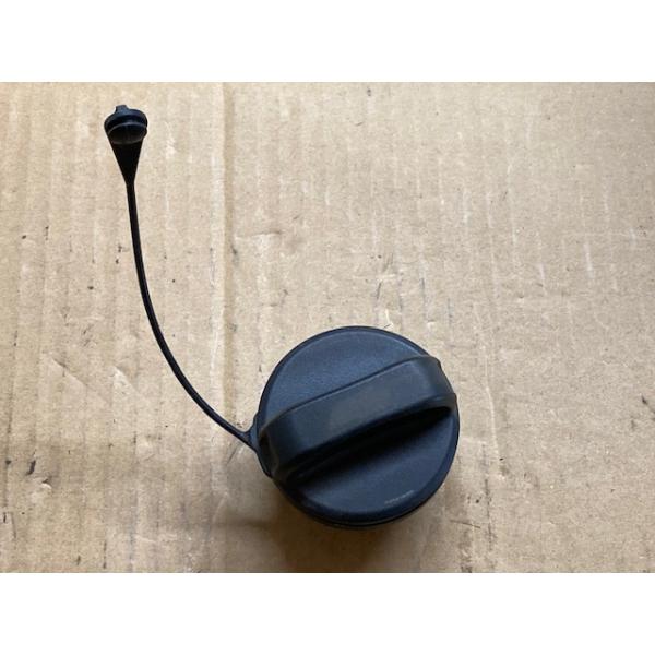燃料 キャップ コード 付き スイフト ZD72S スズキ K12B 89260-77K01 フューエル フィラー 給油口 内 ふた