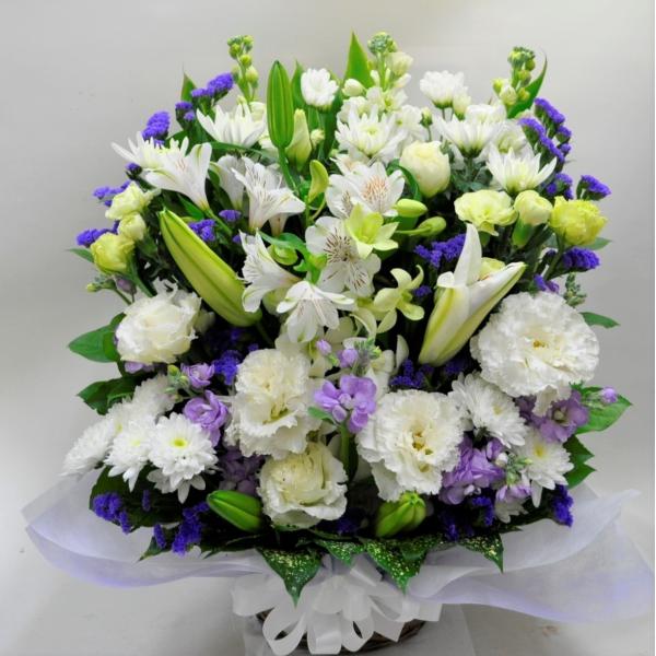 ☆お届けしたお花を画像添付メールで確認できます。※水曜日の到着指定はできません。※北海道、離島、沖縄県、九州、東北地方へのお届けは、鮮度保持が困難なため受け付けておりません。※必ずお届け先のご在宅が確認できるお届け日をご指定下さい。　商品発...