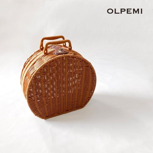 ナチュラルな着こなしにマッチするかごバッグ。丸みを帯びた形が優しい雰囲気でコーデ全体をガーリーに仕立ててくれます♪ペットボトルも入る大容量なサイズ感です。【商品名 /商品番号】ラウンドかごバッグ / A074【サイズ】縦25cm×幅28cm...