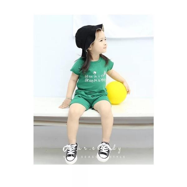 カラートーン&amp;Brooklynのロゴが印象的なセットアップ。高デザイン&amp;シンプルなデザインがリラックススタイルに◎