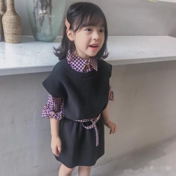 ロング丈のチェック柄シャツとニットベストにベルトがついた3点セットアップ☆温かい日中はシャツとベルトでワンピース風に。寒いときはニットジレを着るなどたくさんの着こなしが楽しめます。