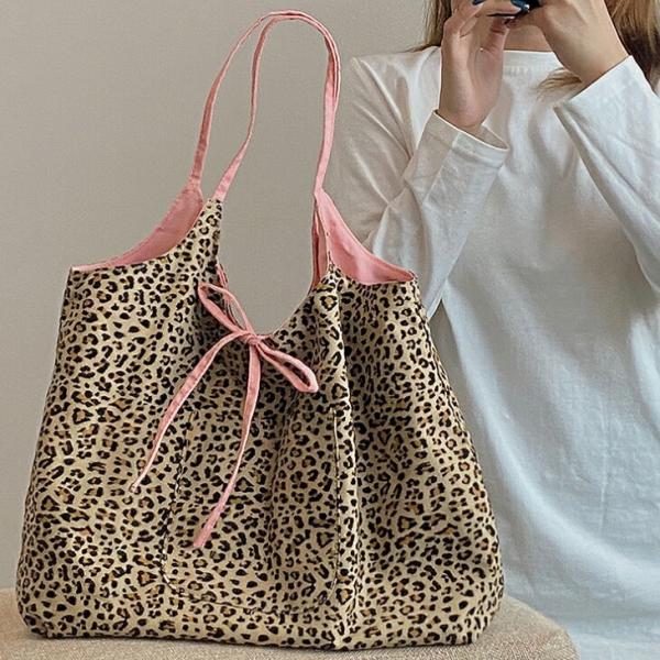 ヒョウ柄 レディースバッグ アニマル柄 豹柄 レオパード リバーシブル トートバッグ リボントート ビッグトート バッグ コーディネート 着回し ママコーデ 大 Buyee Servicio De Proxy Japones Buyee Compra En Japon