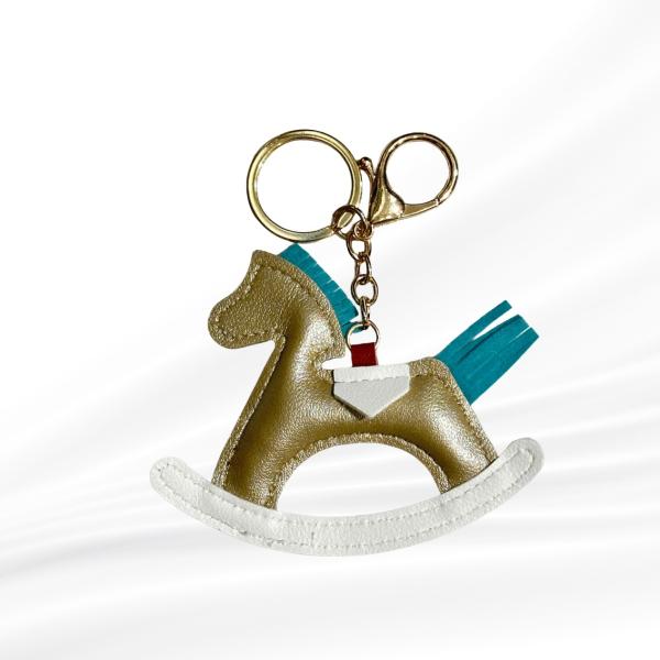 うまくいく！LUCKY HORSE 様々な幸運をもたらす木馬キーホルダー