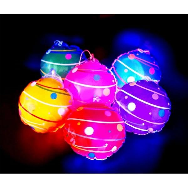 【商品名】光る水ヨーヨー風カラフルエアーヨーヨー【12個セット】【商品サイズ】サイズ：H120×W120mm【色】6種アソート。色・柄の指定は出来ません。【注意事項】こちらの商品は業務用商材の為、不良品が出たとしても返品・交換・返金は一切出...