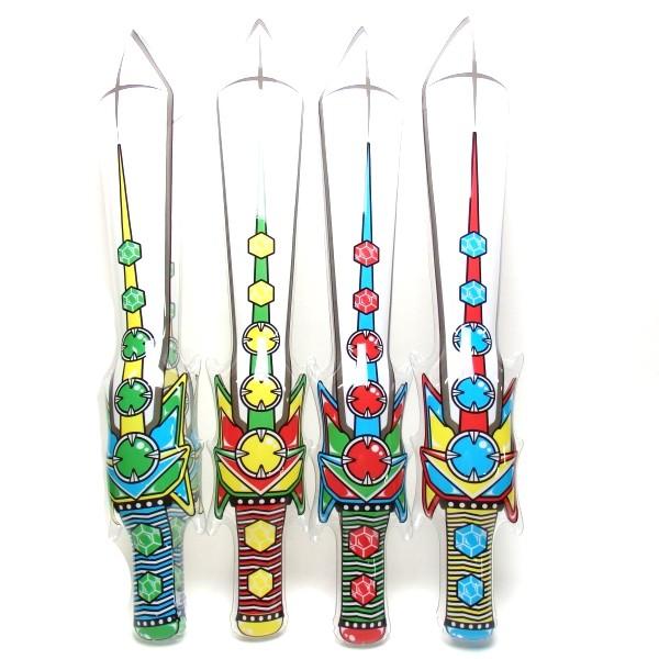 【商品名】ゴッドソード【12個セット】【商品サイズ】580mm【色】4柄アソート。色・柄の指定は出来ません。【注意事項】こちらの商品は業務用商材の為、不良品が出たとしても返品・交換・返金は一切出来ません。空気ビニール ビニール おもちゃ 剣...