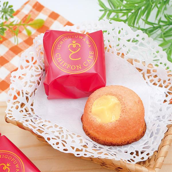 いちごふわわは、栃木県産のとちあいかを使用した12個入りのシフォンケーキです。いちごの豊かな香りと繊細な味わいが特徴で、ふんわりとした食感が楽しめます。中には滑らかなカスタードクリームがたっぷりと詰まっており、甘さとクリーミーさの絶妙なバラ...