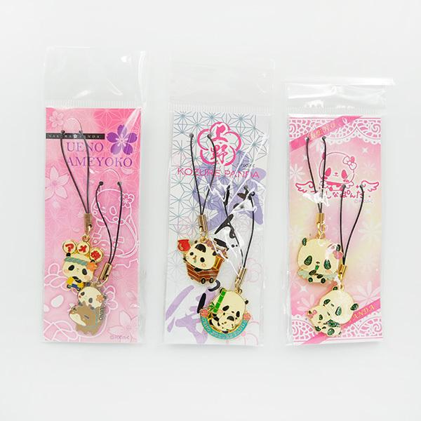 可愛いパンダのストラップ♪アメ横・親子・天使の3種類からお選びください。友達やカップルで分けたり、2つ一緒に付けても可愛い♪サイズ：約8×2cm対象年齢6歳以上MADE IN CHINA※個包装に汚れがある場合、新しい袋に差し替えさせていた...