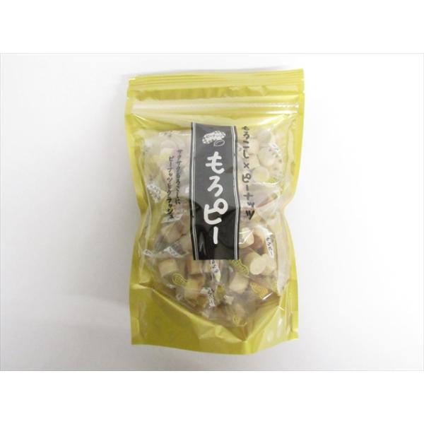 優しい甘さのもろこしにピーナッツを加え、サクサクと香ばしく仕上げたひと口サイズのもろこし菓子です。サクサクもろこしにピーナッツをクラッシュ。小豆×ピーナッツの香ばしさと軽い食感で、やみつきになると人気のお菓子です。名称/菓子原材料名/上白糖...