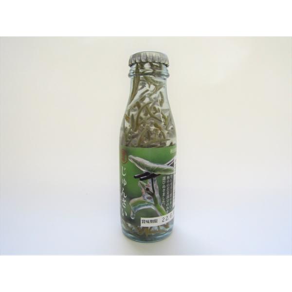 生産量日本一！三種町のじゅんさいは小舟に乗り一つ一つ手作業で摘み取られます。そのじゅんさいを更に手作業で選別し、１cmから1.5cmの若芽のみを選び抜いた特選品です。名称/じゅんさい・水煮原材料名/じゅんさい、pH調整剤（酢酸）固形量/60...