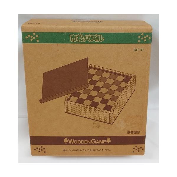 いろいろな形のブロックを箱にきちんと入れるパズルです。【サイズ：幅約14cm×奥行き約12.5cm×高さ約5cm】※外箱に汚れ、テープの劣化による剥がれ、変色などの傷みがあります。15年以上前の物のため、木の変色がみられます。木箱に数ヵ所小...