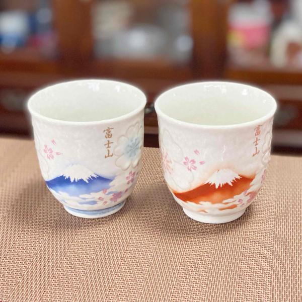 新品　富士山の手描きの湯呑み　夫婦で　二つセットのみ 楽天市場】富士山 夫婦湯呑 名入れ ペアギフト【 FUJICUP 湯呑み