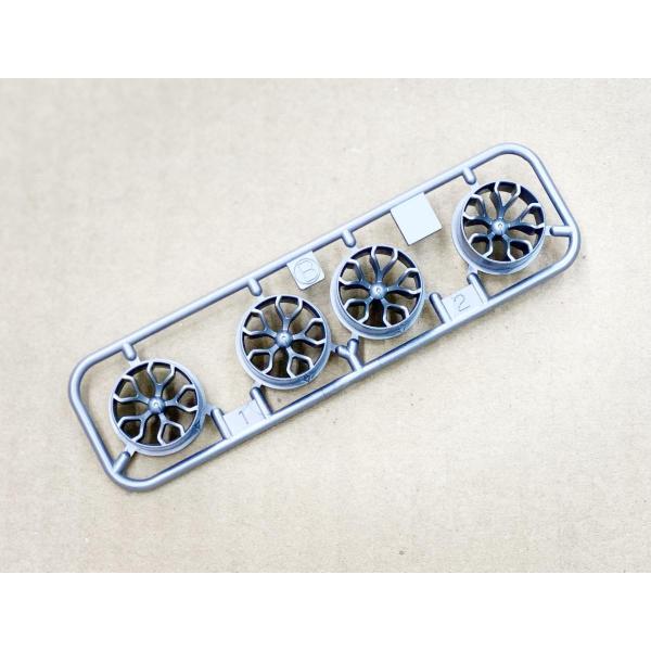 ミニ四駆中径ローハイトホイール（Yスポークタイプ）シルバーのホイールばら売り単品販売です。「プロトセイバーエボリューション プレミアム」に採用されています。