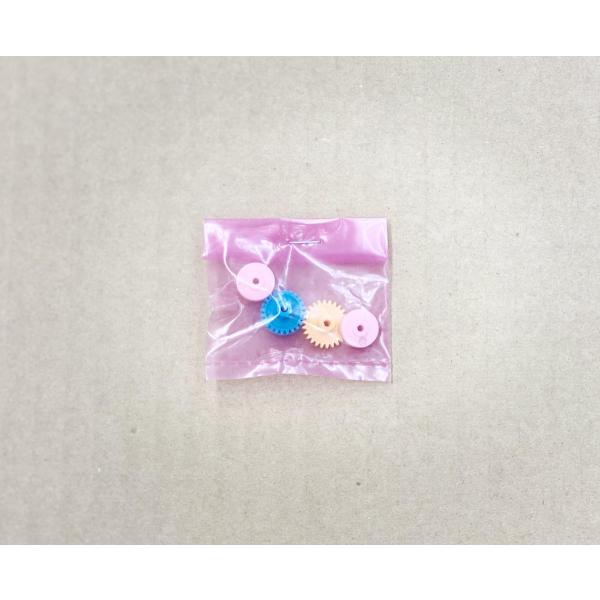 ※こちらの商品の金型品番に関わるご要望にはお応えできませんので予めご了承ください。シングルシャフトモーターキットに採用されている３.５：１の超速ギヤ袋詰です。●青（G-17）×１個●黄（G-18）×１個●ピンク（G-13）×２個