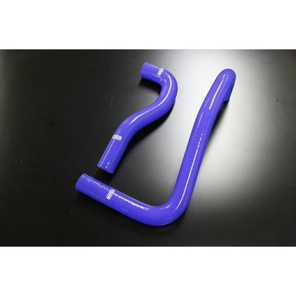 ジムニーラジエターシリコンホースブルーSJ30◆商品説明■純正のゴムホースに比べ、耐熱・耐圧・耐腐食性に優れています。また、カラーでエンジンルームのドレスアップにも繋がります。ホースバンド付属◆発送詳細