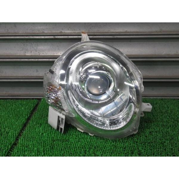 シエンタ(車) シエンタ DBA-NCP81G 右ヘッドランプ 81110-52G50 コイト