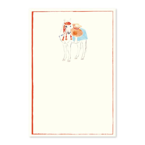 華やかに飾り立てた「神馬（じんめ）」の年賀はがき２枚セットです。宛名面には「年賀」の印字があります。白毛の馬を「あおうま」と呼び、正月に白馬（あおうま）を見ると、無病息災で一年を過ごすことができるとされています。力強く駆ける馬とともに幸運が...