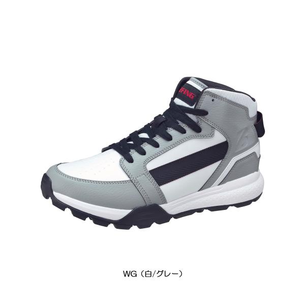 「BRIEFING GOLF」監修の下、ブランドのアイコニックなデザインである“ウェビングテープ”を各所に使用したハイカットモデルです。アウトソールはブリヂストンのタイヤテクノロジーを応用した突起形状を採用し高いグリップ力を発揮します。防水...