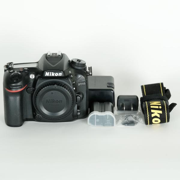 良品 | シャッター数12,000回] Nikon D7200 デジタル一眼レフカメラ