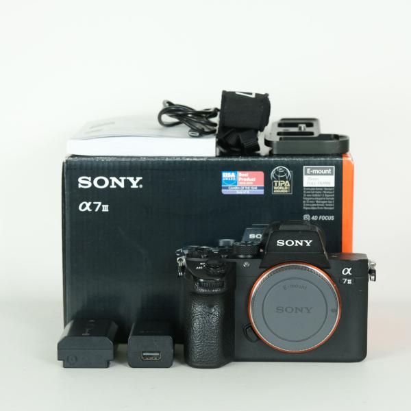 良品 | エクステンショングリップ付] SONY α7 III（ILCE-7M3） [ボディ