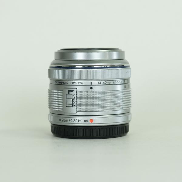 良品] OLYMPUS M.ZUIKO DIGITAL 14-42mm F3.5-5.6IIR シルバー