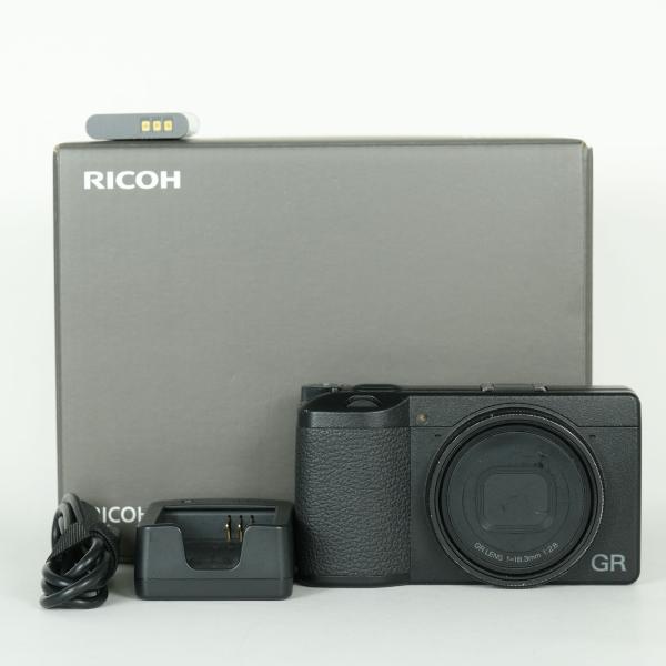 並品 | シャッター数13,920回] RICOH GR III コンパクトデジタルカメラ