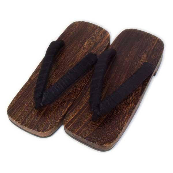 鼻緒　ポリエステル生地　使用滑り止め　ゴム付き　桐下駄なので、軽くて履き心地が良好。長時間履いても足が疲れにくいです。地面との接地面は、ゴム製なので音も静かで、滑りにくくなっています。※木目の出方が変わる場合が御座いますことをご了承頂きます...