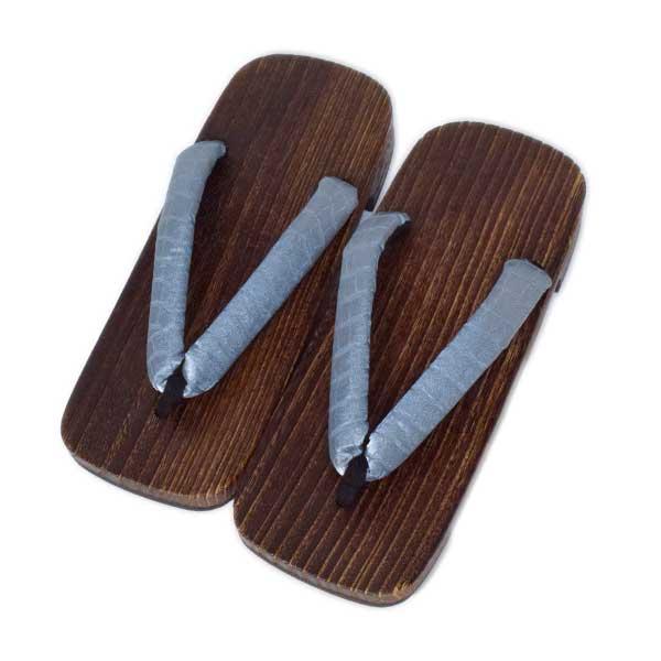 鼻緒　ポリエステル生地　使用滑り止め　ゴム付き　桐下駄なので、軽くて履き心地が良好。長時間履いても足が疲れにくいです。地面との接地面は、ゴム製なので音も静かで、滑りにくくなっています。※木目の出方が変わる場合が御座いますことをご了承頂きます...