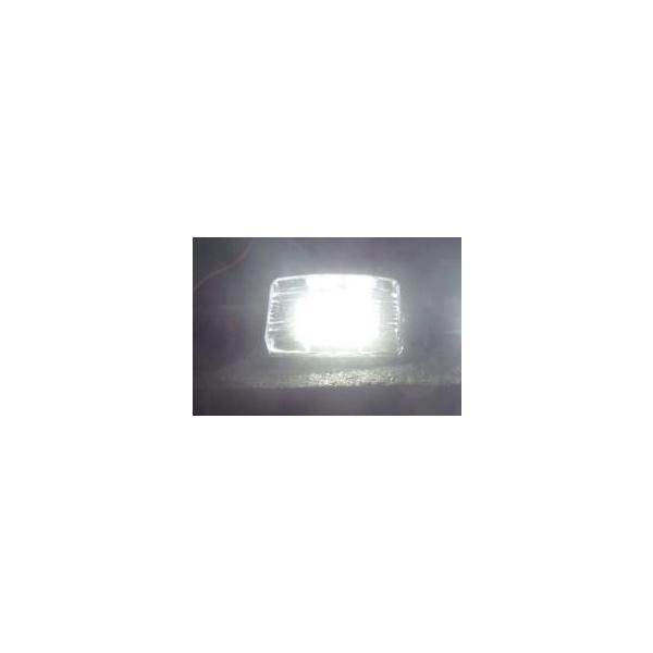 激白光 ! 交換式 日産 LED ナンバー灯 ライセンス ランプ キューブ Z10