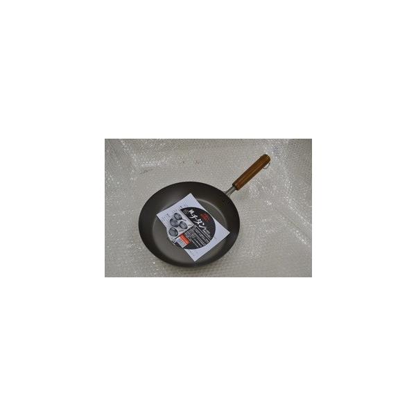 長谷元 チタン木柄フライパン　26cm 軽い 軽量 中華なべ　日本製　店舗用　片手　チャーハン　手や腕への負担が軽減　中華鍋