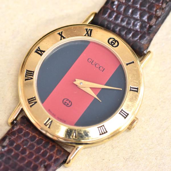 GUCCI(グッチ) 腕時計 3000L レディース 型押し加工 グリーン×レッド GUCCI - GUCCI(グッチ) 腕時計 3000L レディース 型押し加工 グリーン