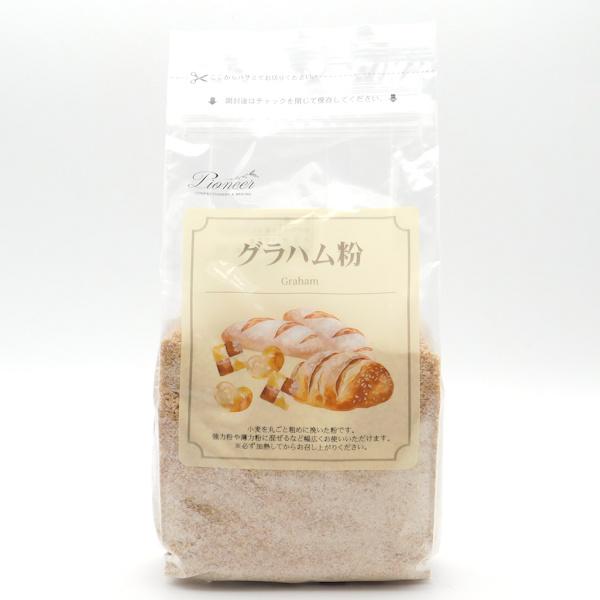 ◆同梱発送をご希望の場合◆こちらの商品は1個口に【　3個まで同梱することが可能　】です。同梱発送をご希望の場合には【　オプション項目　】より数量を追加下さい。商品名「パイオニア企画　グラハム粉　400g」小麦を丸ごと粗めに挽いた粉です。パン...