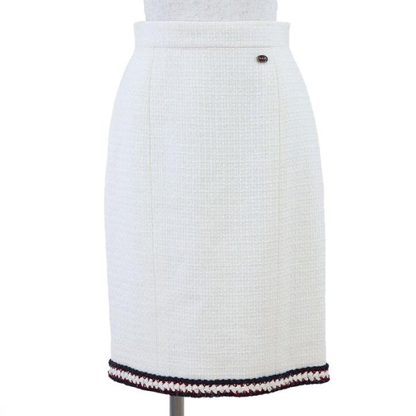 CHANEL（シャネル） 【美品】CHANEL ツイードスカート P38607 2010年製