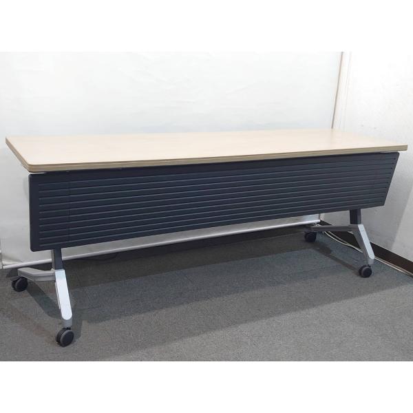 商品コード：TJ-00078サイズ：幅1800mm×奥行き600mm×高さ700mmカラー：天板 / 木目ナチュラル、幕板 / ブラックオフィスパートナーでは、埼玉県戸田市店舗にて展示販売をおこなっております。店頭にて商品を実際にご覧いただ...