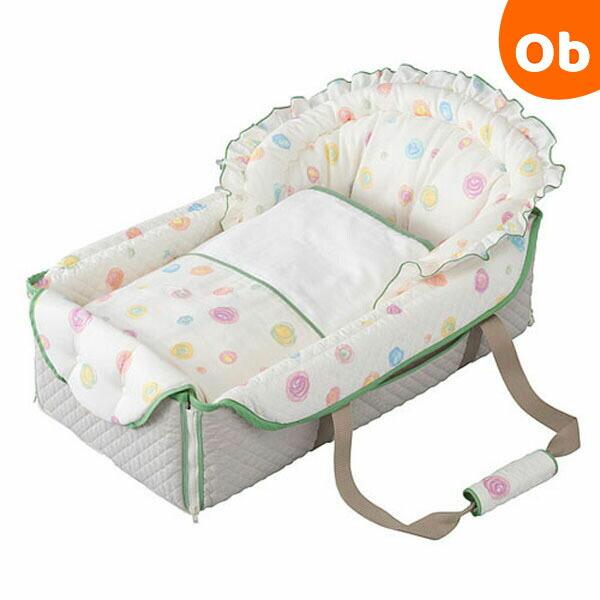 クーファンにお昼寝マットにバッグにも全部で5通りにも展開できて重宝します。赤ちゃんを寝かせておくクーファンとしてはもちろん、おむつ替え、お昼寝マット、プレイマット、バッグと5通りに使えるマルチなアイテム家の中でももちろん、お出かけや帰省時に...