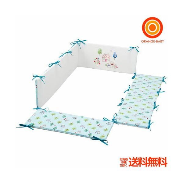 隙間風や冷暖房の風から赤ちゃんを守ったり、ベッドの柵などに頭や足がぶつかるのを守ったりと重宝するベッドガードパッドです。汚れても、ご家庭でお洗濯（手洗い）ができます。内寸60ｘ90cmのベッドに対応。ツーオープン（前面、横面）のベビーベッド...