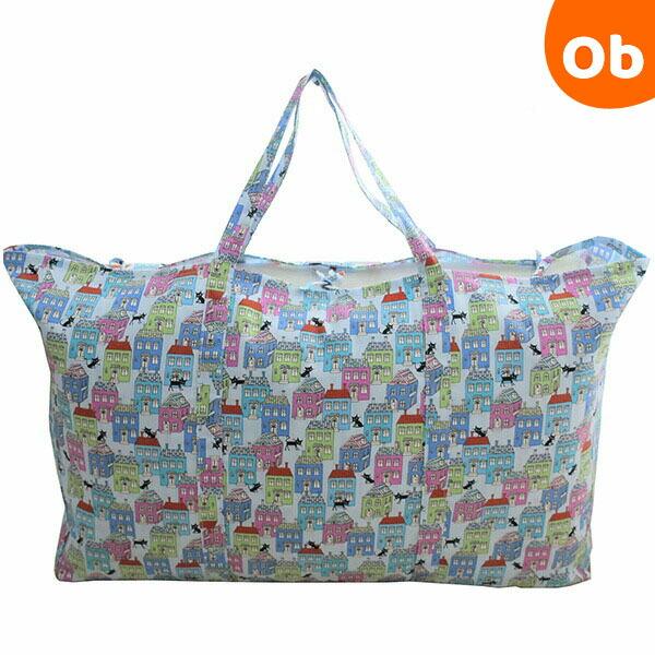 お昼寝布団バッグは、他のバッグに比べ、お洗濯の機会が多いため綿100％の中でも耐久性のある、オックス織の綿100%生地を使用しております。開閉口は、3ケ所紐で結ぶタイプです。バッグの内側に、名前の書けるネームタグが付いております。■サイズ：...